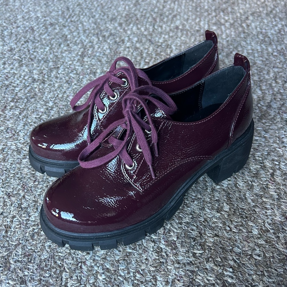 SODA Women's Burgundy Loafer Heel